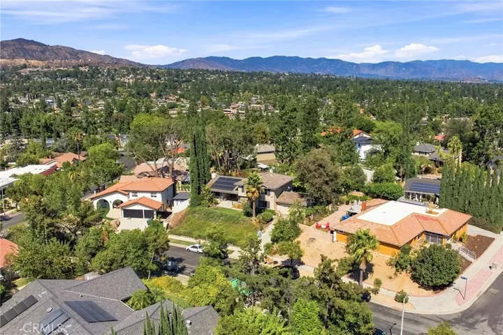 Property Photo:  10640 Sylvia Ave  CA 91326 