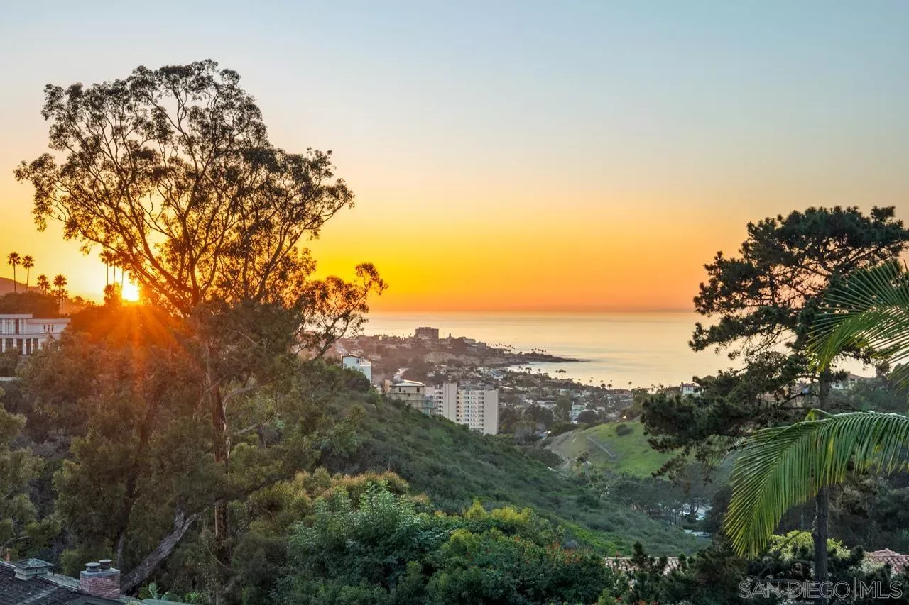 Property Photo:  8080 La Jolla Scenic Dr North  CA 92037 