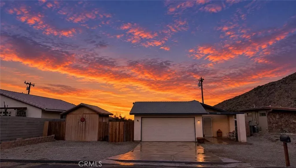 Property Photo:  22556 Parkmead  CA 92262 