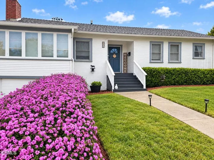 Property Photo:  11 Palm Court  CA 93060 