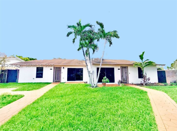 Property Photo:  2428 SW 109th Ct  FL 33165 