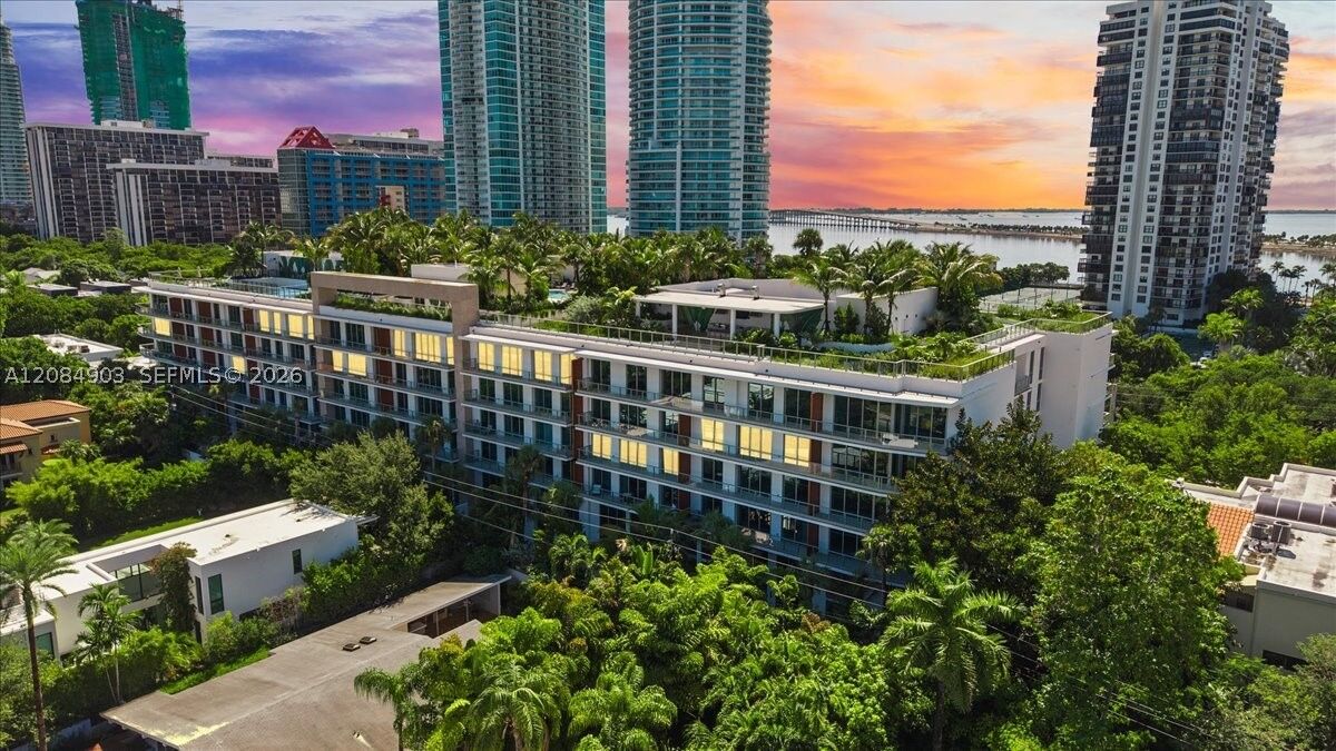 Property Photo:  2200 Brickell Avenue 422  FL 33129 