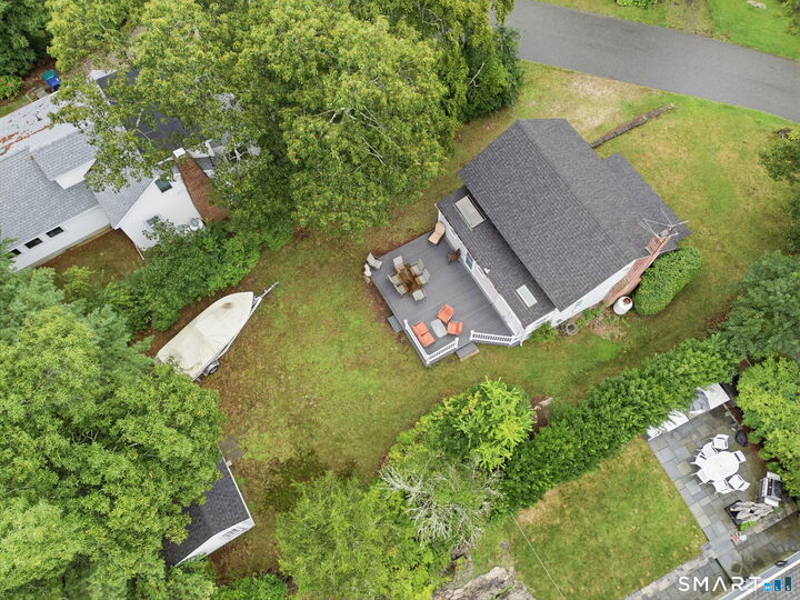 Property Photo:  4 Walnut Road  CT 06371 