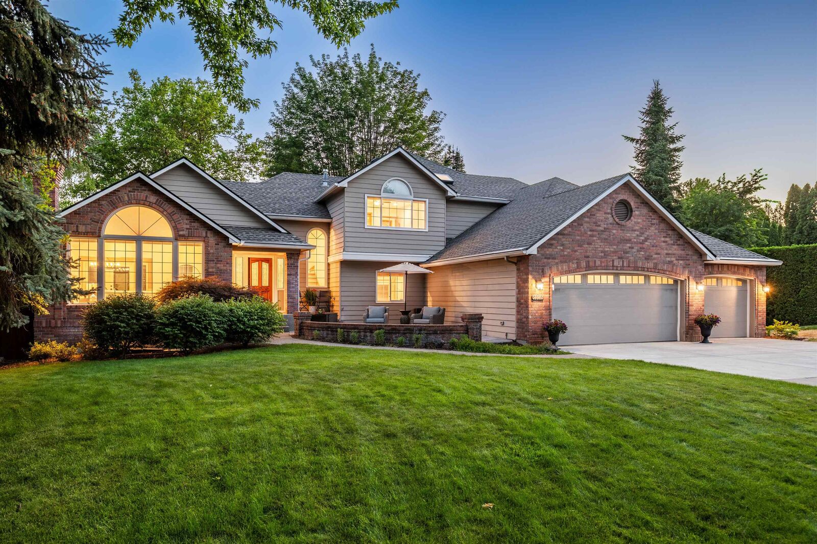 Property Photo:  2006 E Westminster Ln  WA 99223 