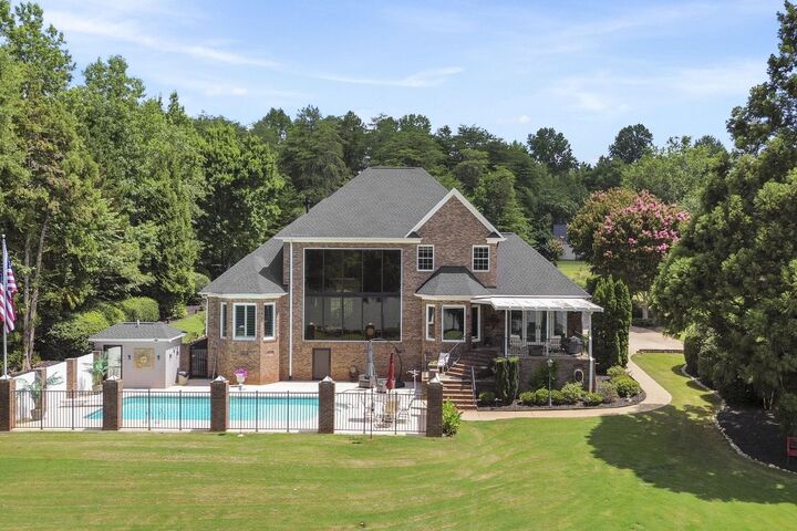 Property Photo: 227 Woodlake Drive SC 29301
