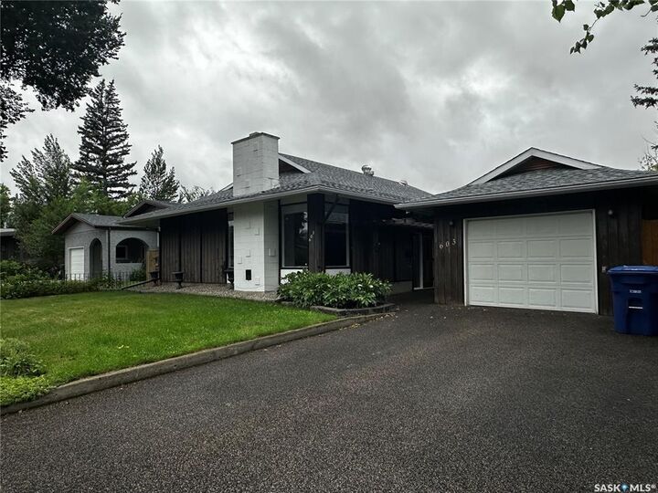 Property Photo: 603 3rd Avenue NW SK S4H 1R2