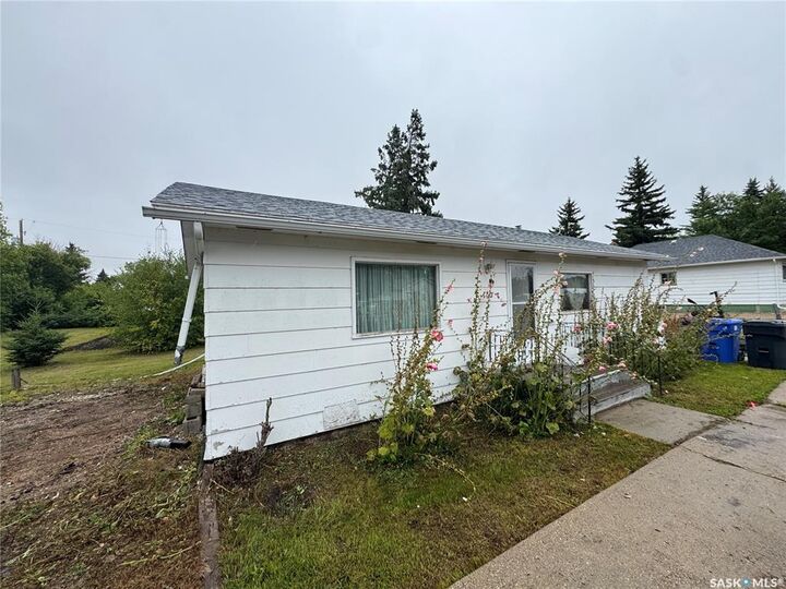 Property Photo:  110 Hudek Avenue  SK S0J 1A0 