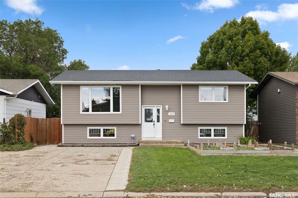 Property Photo:  1538 Spadina Street W  SK S6H 7E6 