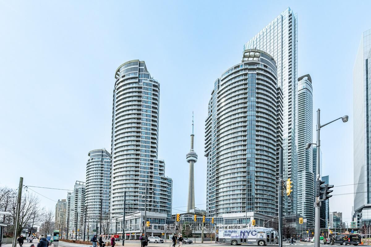 Property Photo:  208 Queens Quay W 511  ON M5J 2Y5 