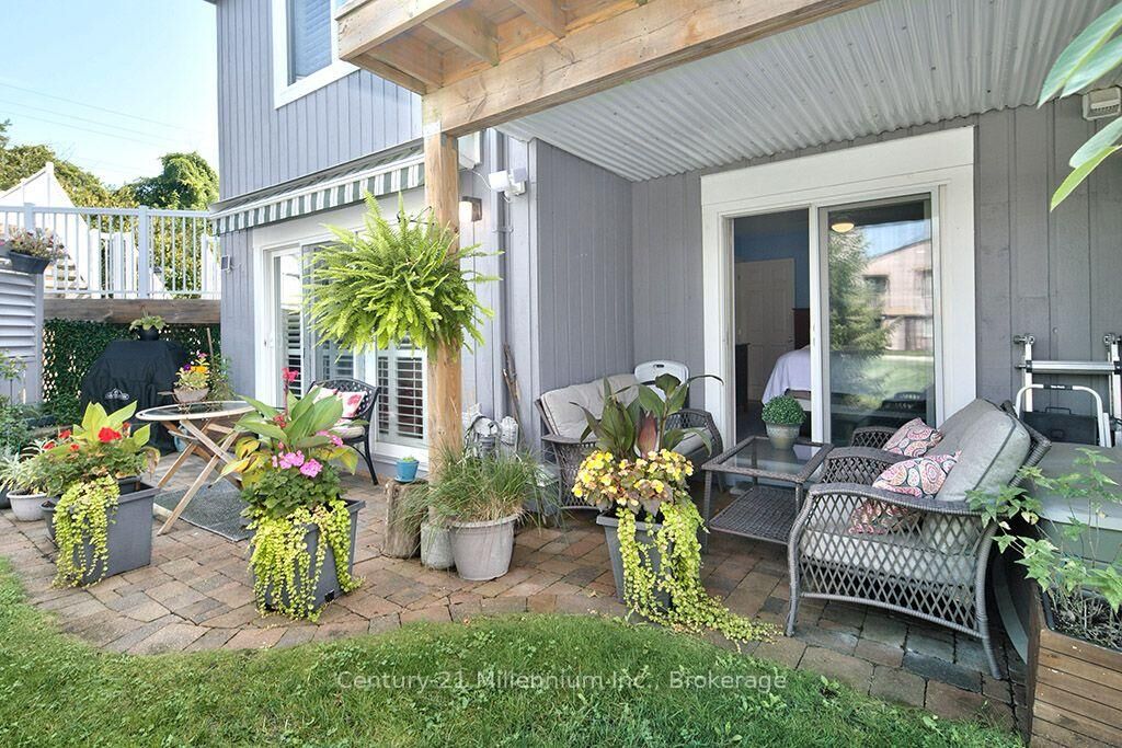 Property Photo:  19 Dawson Drive 68  ON L9Y 5B4 