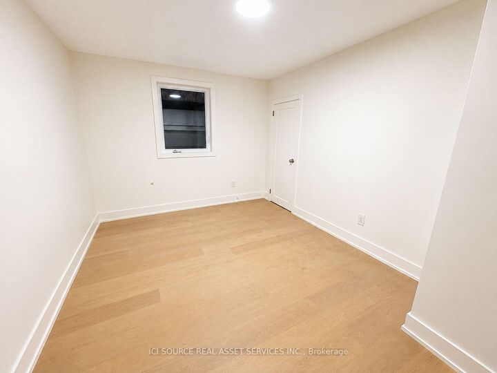 Property Photo:  150 Brunswick Avenue 2  ON M5S 2M2 
