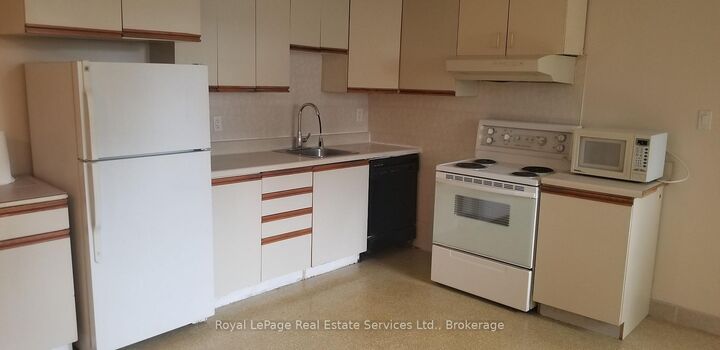 Property Photo:  570 Fourth Line Bsmt  ON L6L 5A7 