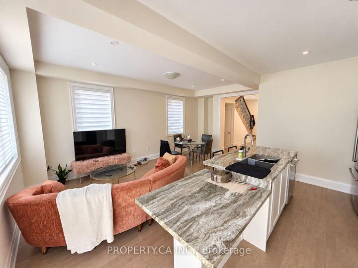 Property Photo:  15 Schmeltzer Crescent  ON L4E 1A2 