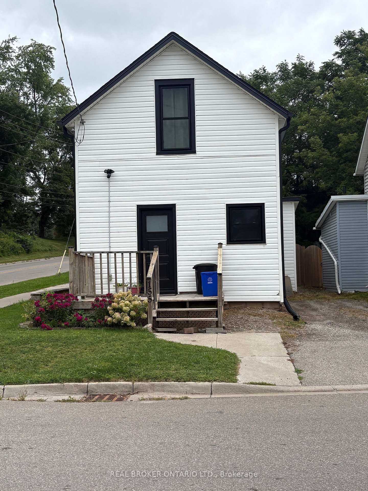 Property Photo:  155 Sherman Avenue  ON N3Y 2T2 