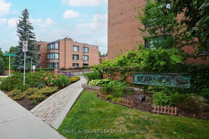 Property Photo:  257 Botanica Private 40  ON K1Y 4P8 
