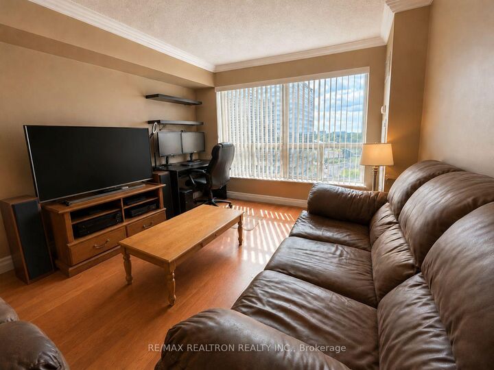 Property Photo:  188 Doris Avenue 1518  ON M2N 6Z5 
