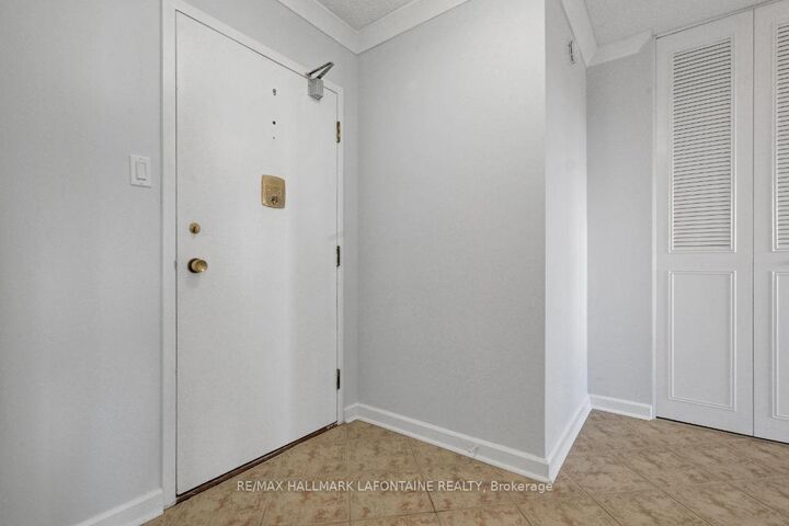 Property Photo:  1285 Cahill Drive 1606  ON K1V 9A7 