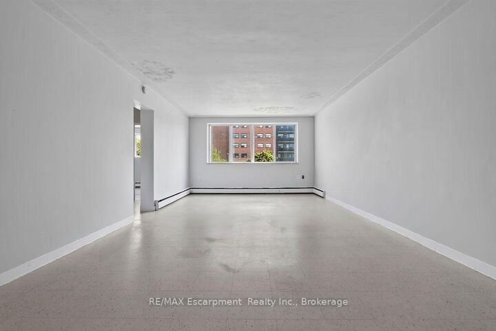 Property Photo:  2393 New Street 402  ON L7R 1K1 