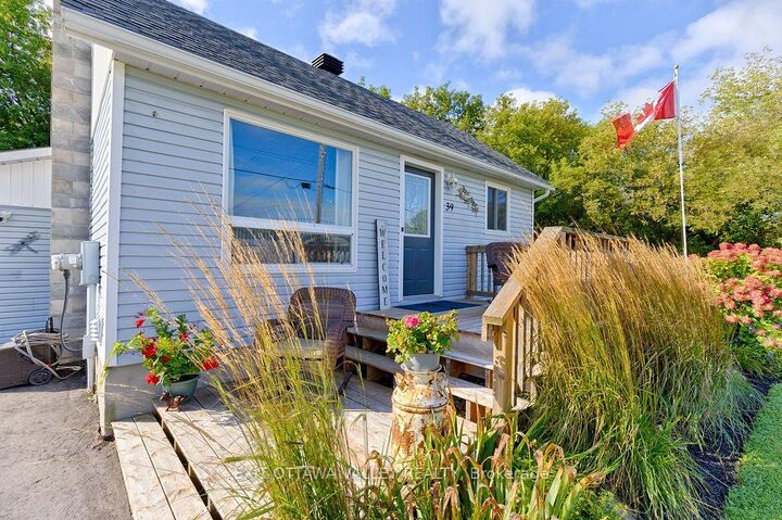 Property Photo:  39 Creek Street  ON K0J 2L0 