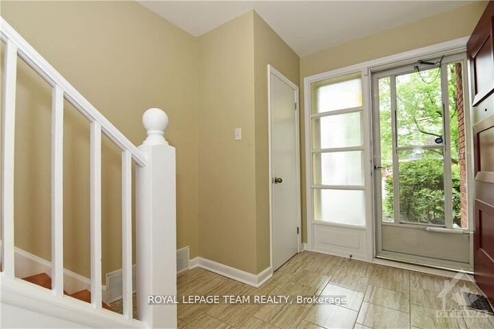 Property Photo:  822 Quinlan Road  ON K1G 1S1 