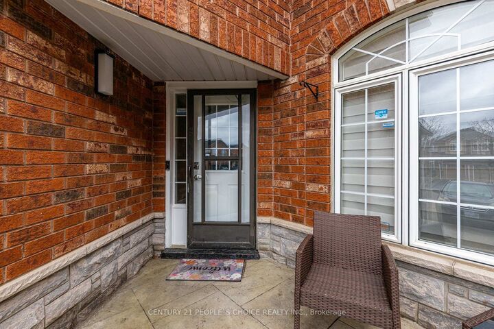 Property Photo:  5677 Condor Place  ON L5V 2J4 
