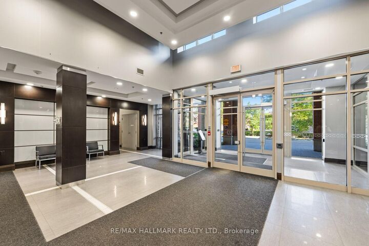 Property Photo:  75 King William Crescent Lph6  ON L4B 0C1 