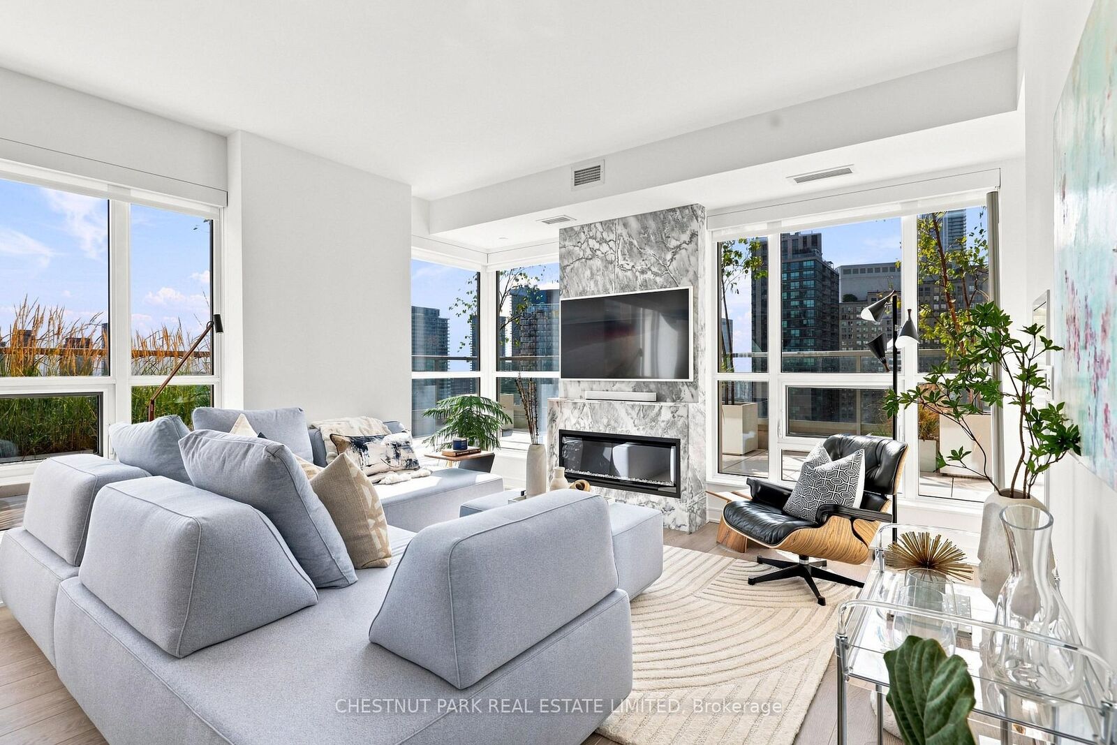 Property Photo:  88 Scott Street 1609  ON M5E 0A9 