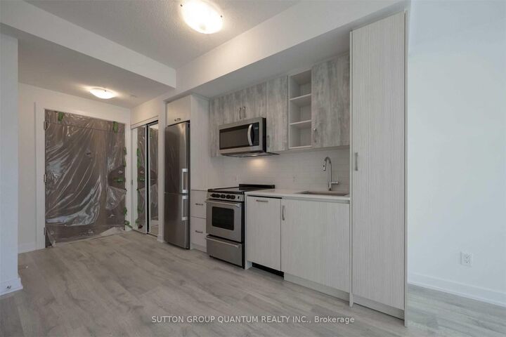 Property Photo:  251 Manitoba Street 1026  ON M8Y 0C7 
