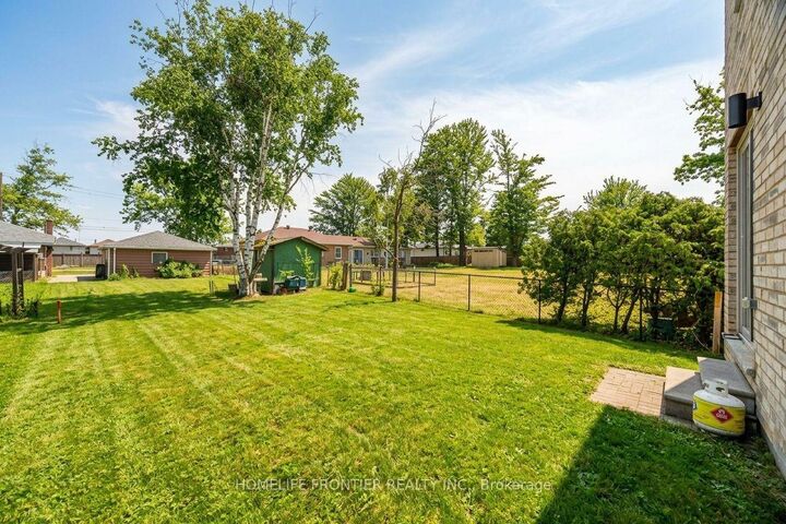 Property Photo:  75 Kirkwood Way  ON L9J 0K7 