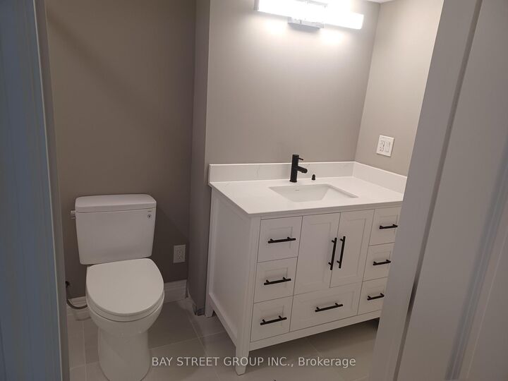 Property Photo:  22 Deer Pass Road Unit 2  ON L9N 0L6 