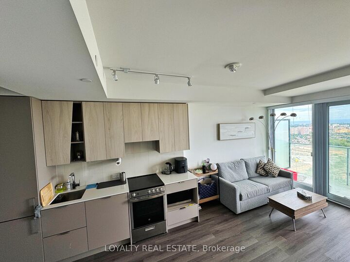 Property Photo:  3883 Quartz Road 3208  ON L5B 0M4 