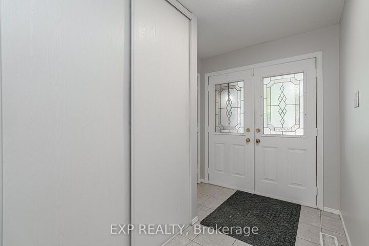 Property Photo: 6 Windchime Crescent ON K2G 6J3
