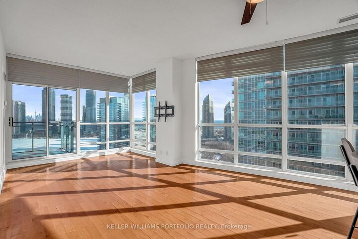 Property Photo:  185 Legion Road N Ph7  ON M8Y 0A1 