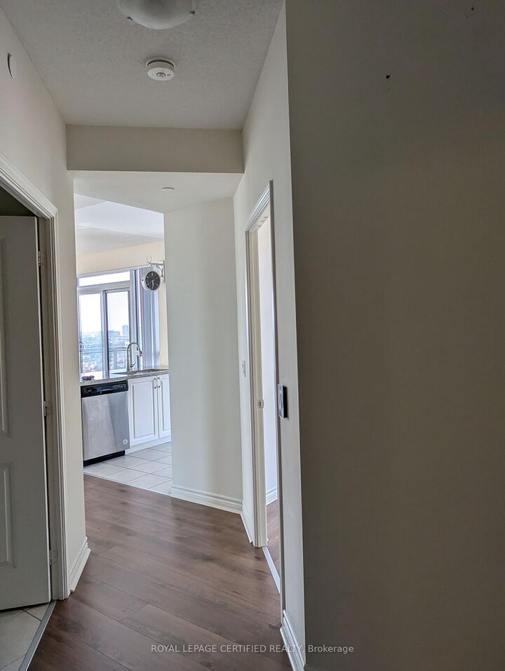 Property Photo:  349 Rathburn Road W 2205  ON L5B 0G9 
