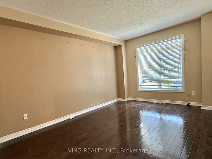 Property Photo:  16 Westlea Avenue  ON L4E 0H7 