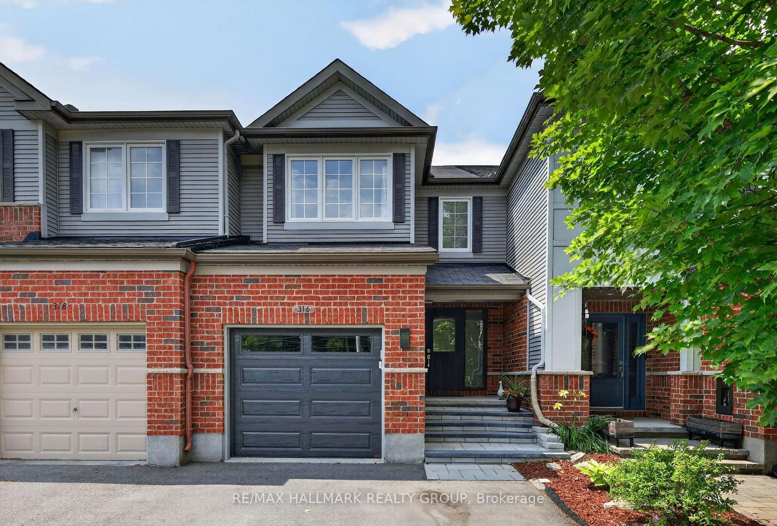 Property Photo:  316 Aldworth Private  ON K2S 0M9 
