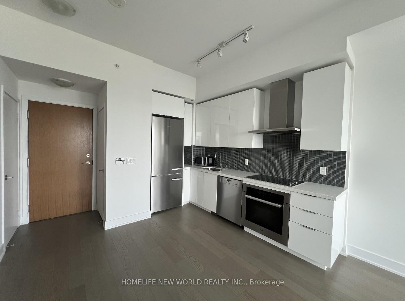 Property Photo:  30 Shore Breeze Drive 6303  ON M8V 0J1 