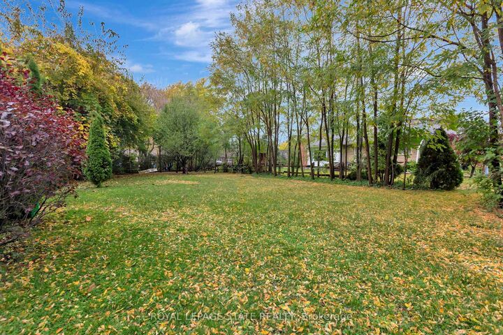 Property Photo:  121 King Street E  ON L8G 1L2 