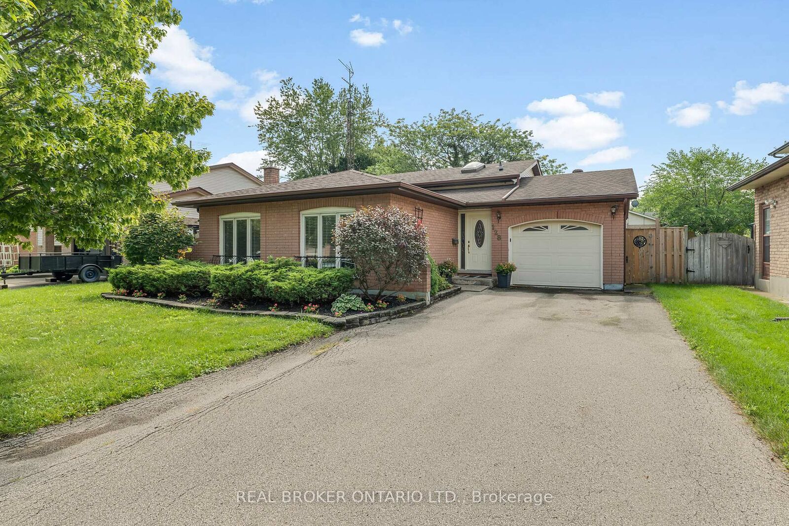 Property Photo:  128 Melissa Crescent  ON L3C 6N9 
