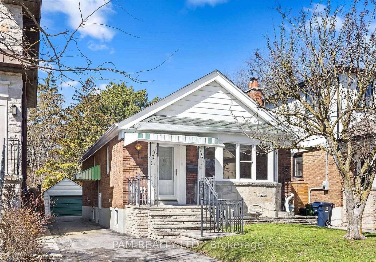 Property Photo:  42 Parklea Drive  ON M4G 2J6 