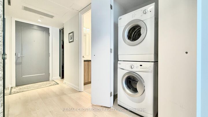 Property Photo:  155 Yorkville Avenue 2108 (Second Bedroom)  ON M5R 0B4 