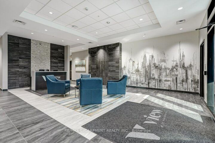Property Photo: 30 Hamilton Street S 711 ON L8B 1V8