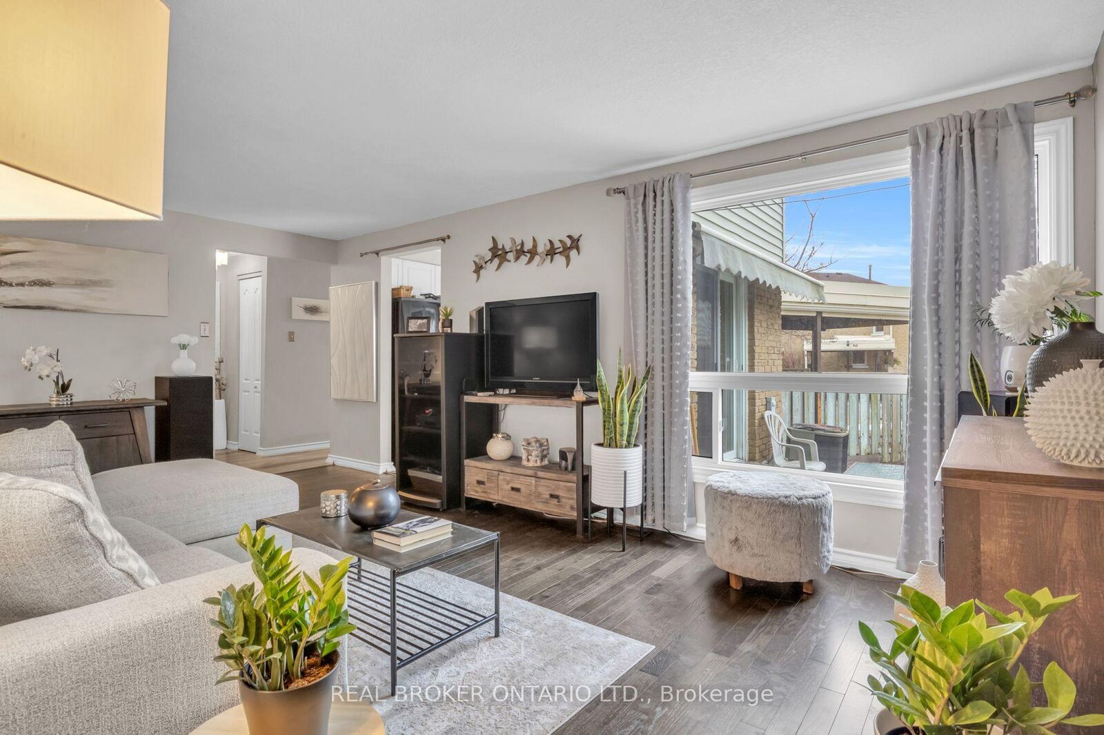 Property Photo: 415 Morgan Avenue 15 ON N2A 2V6