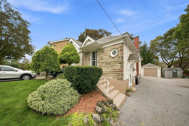 Property Photo:  126 Lauder Road  ON L1G 2H6 