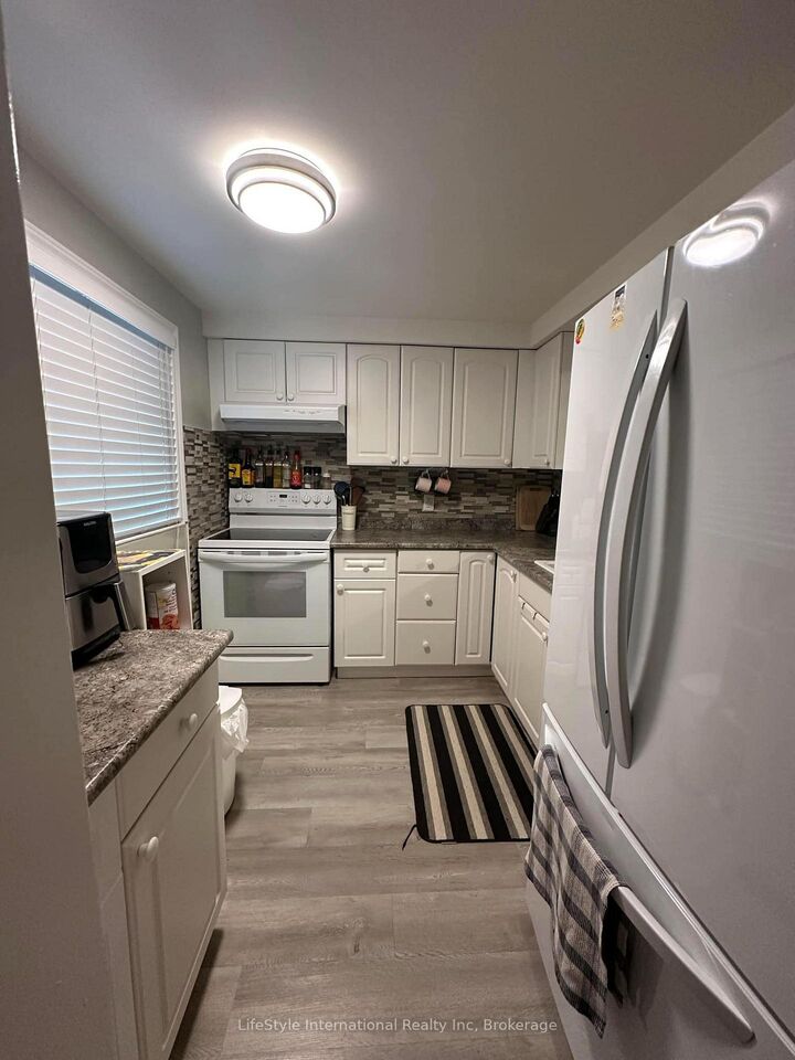 Property Photo: 5982 Dunn Street 4 ON L2G 7J9