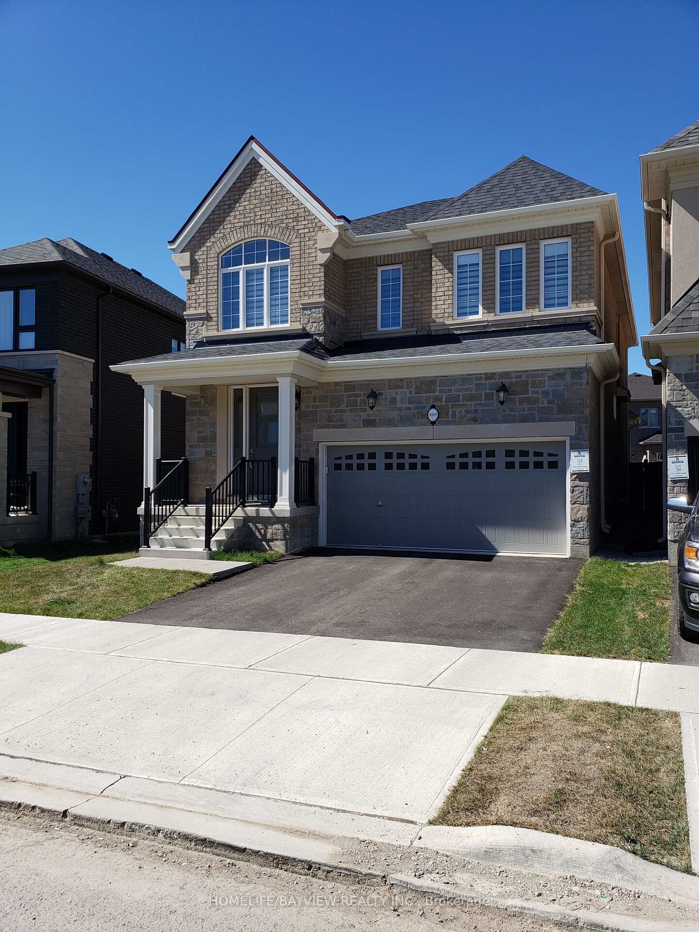Property Photo:  4169 Hillsborough Crescent  ON L6H 3P9 