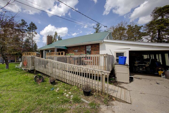 Property Photo:  460 Domville Street  ON N0G 1A0 