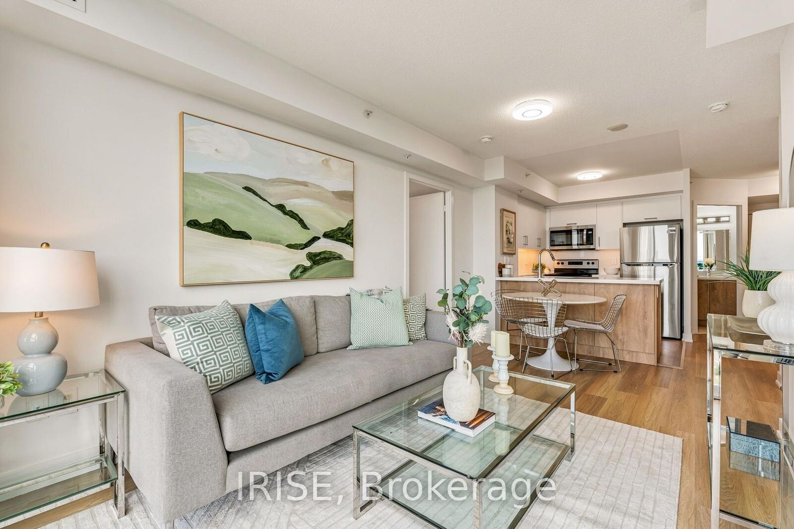Property Photo:  5740 Yonge Street 1006  ON M2M 0B1 