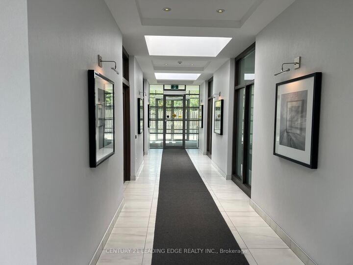 Property Photo:  3830 Bathurst Street 706  ON M3H 6C5 