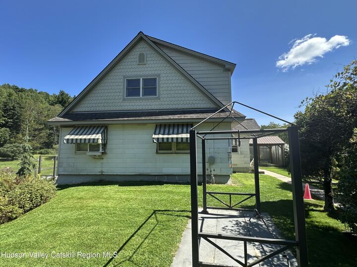 Property Photo:  199 Flints Crossing  NY 12029 